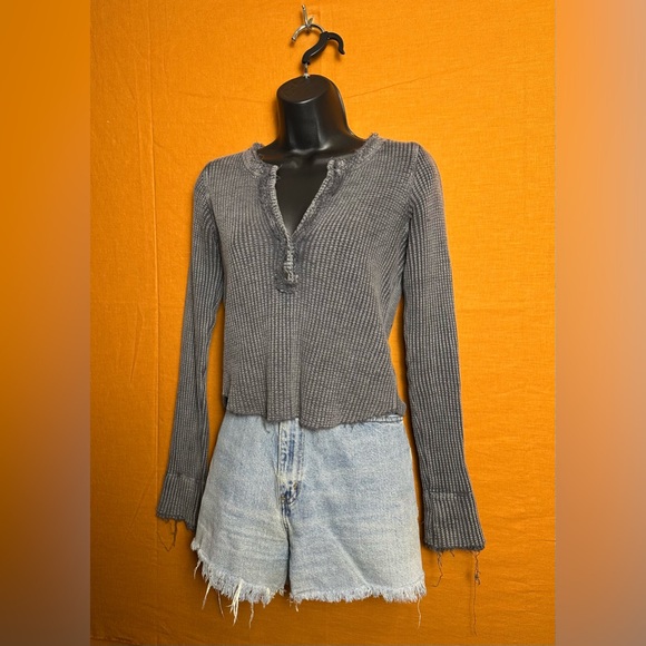 Free People Gray Waffle Knit Long Sleeve Thermal Top - Picture 3 of 6